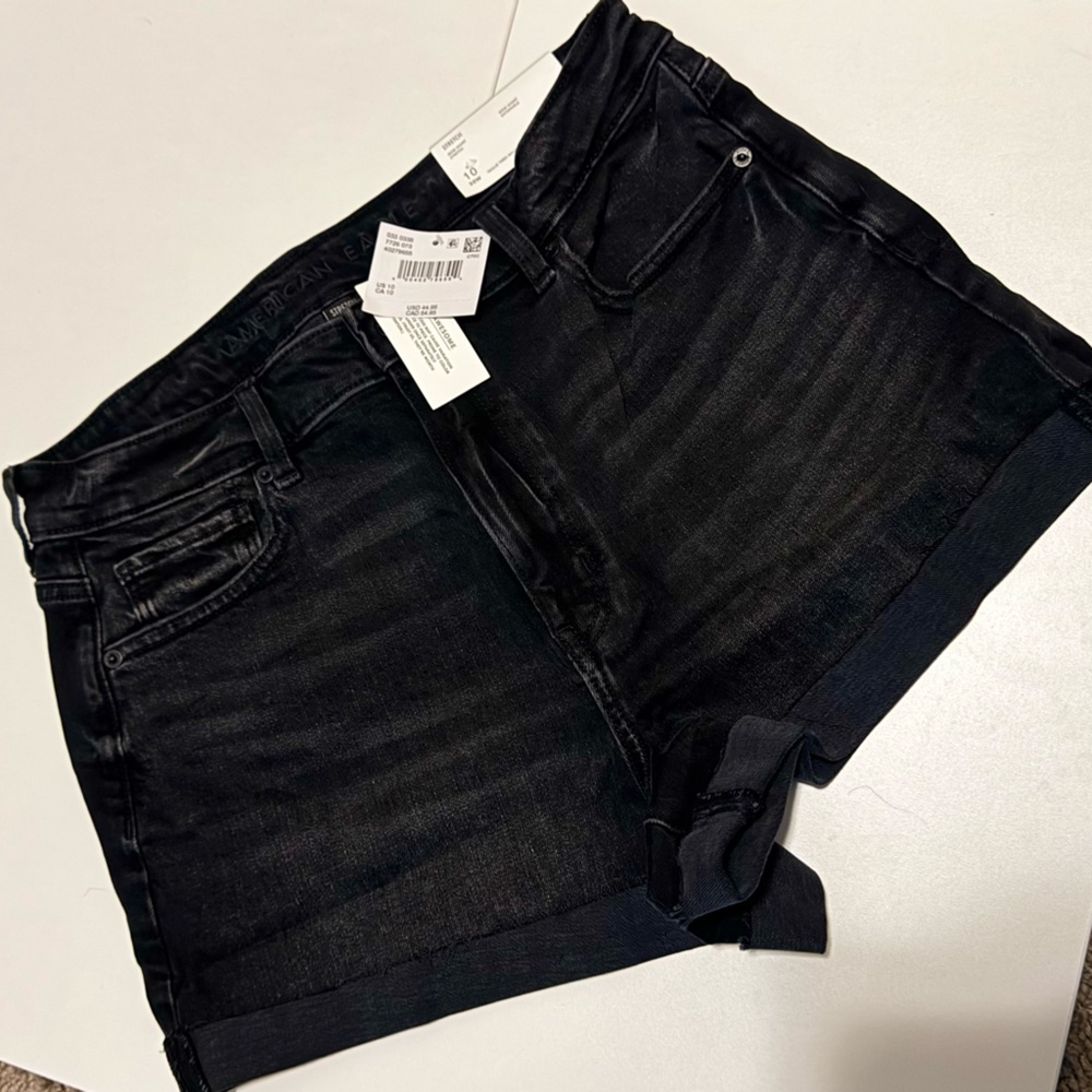 NWT Black Denim Mom Shorts — American Eagle Outfitters Stretch size 10